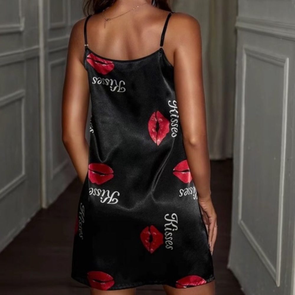 Sexy Black Nightie W/Lucious Red Lips - Picture 4 of 5